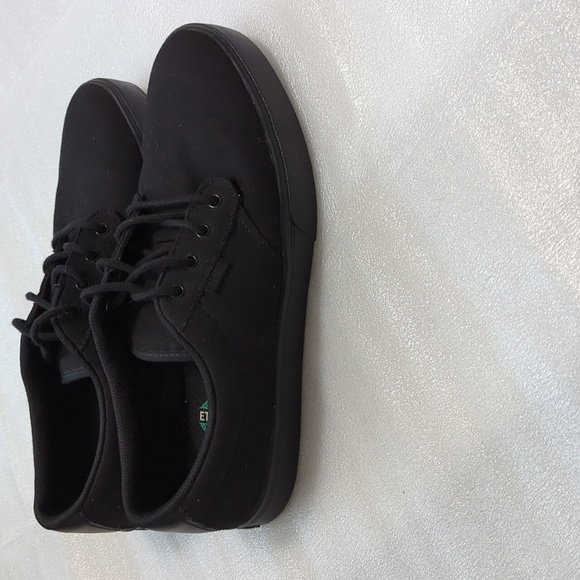 Etnies Other - Men's Etnies Jameson 2 ECO Gum Sole Athletic Shoes Black  size 11